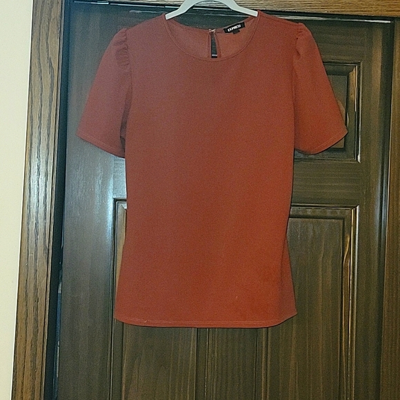 Express Puff Shoulders Top Excellent Condition, flattering and my favorites - Picture 1 of 3